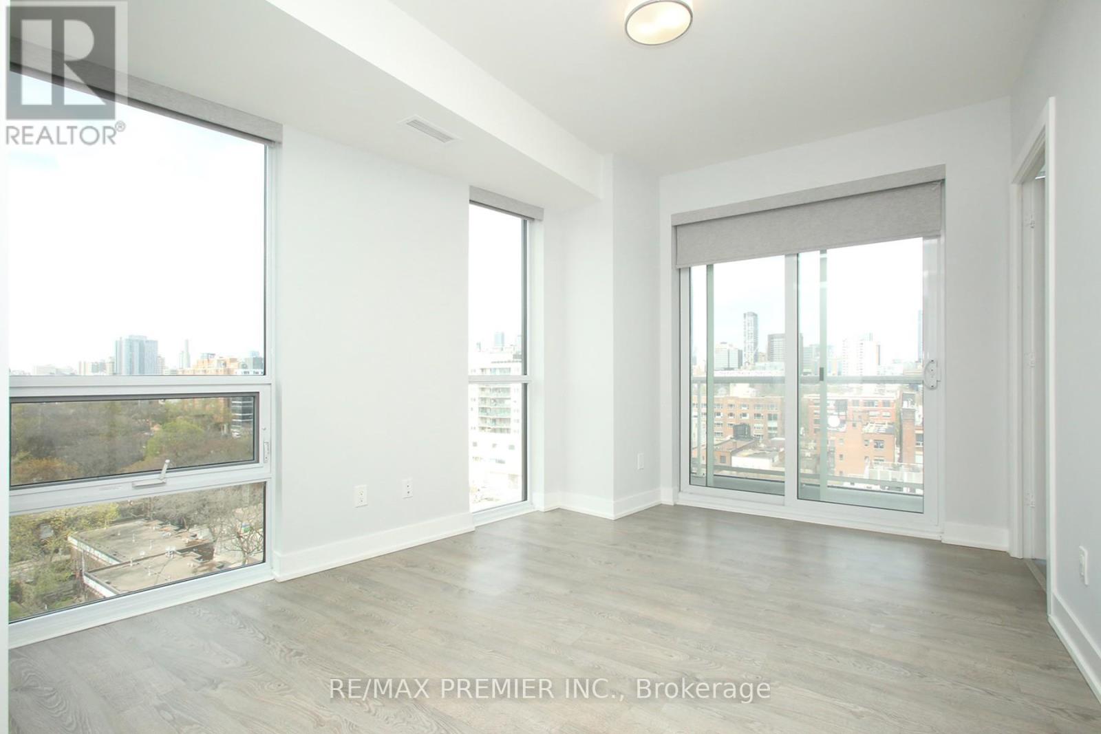 Photo 21 of 906 80 Vanauley Street, Toronto ON
