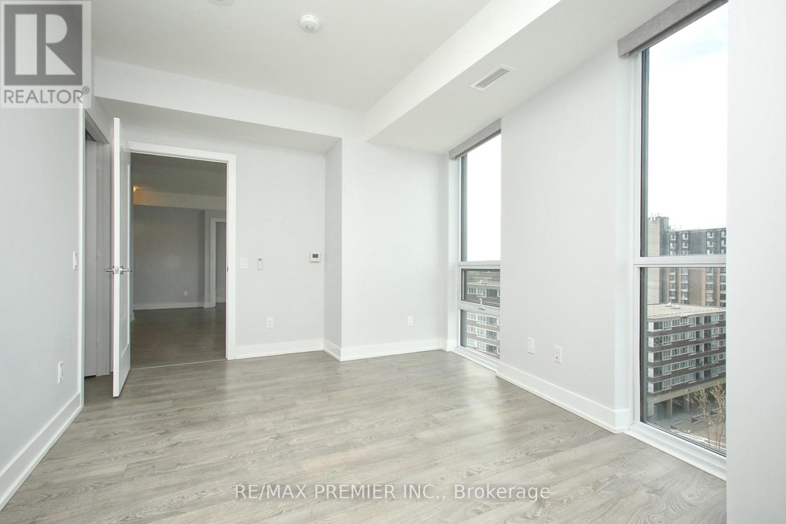Photo 16 of 906 80 Vanauley Street, Toronto ON