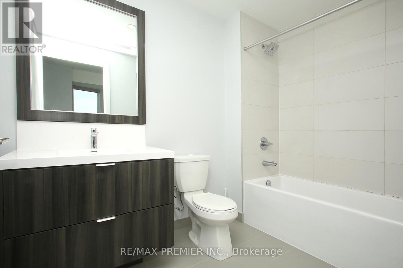 Photo 1 of 906 80 Vanauley Street, Toronto ON