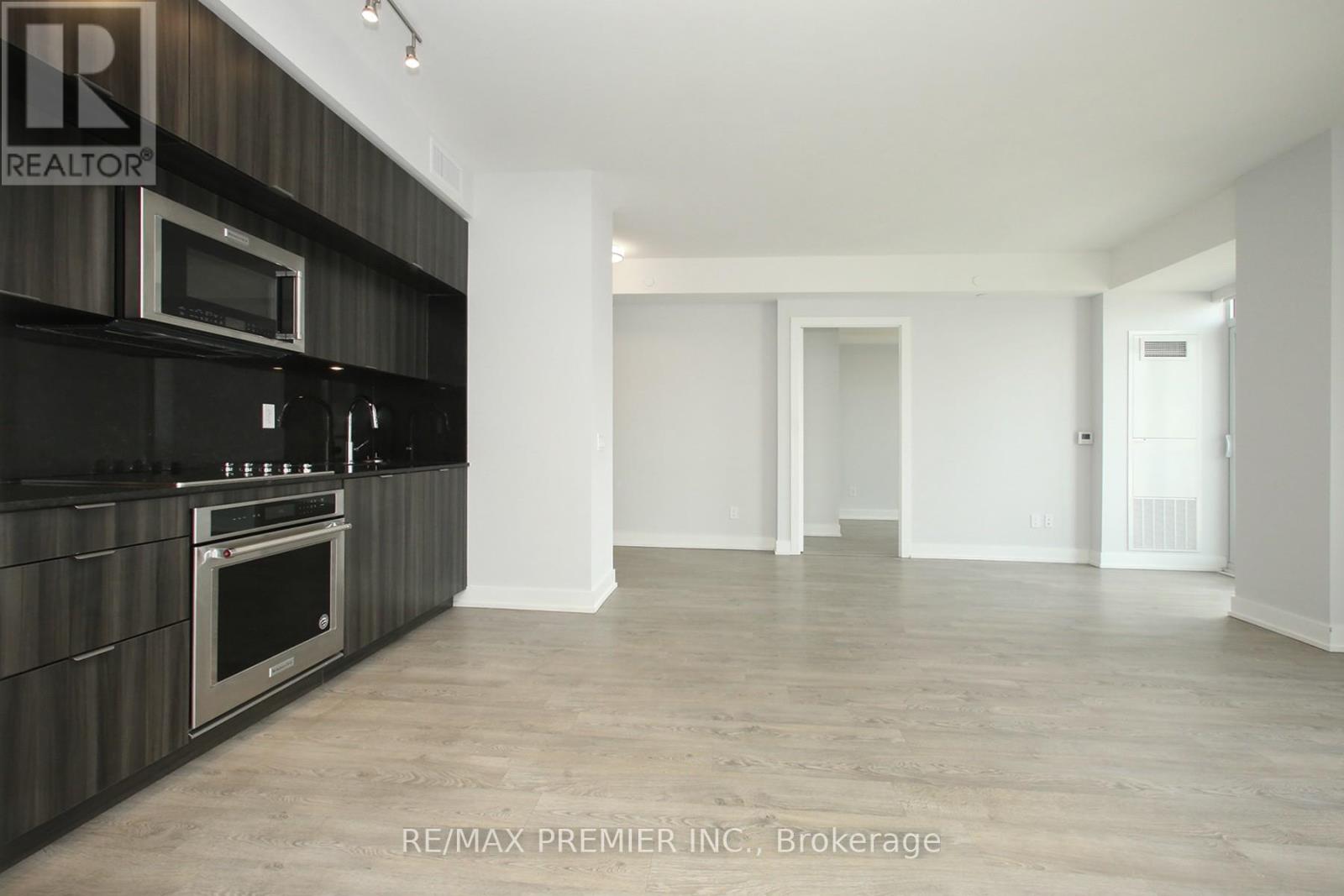 Photo 20 of 906 80 Vanauley Street, Toronto ON