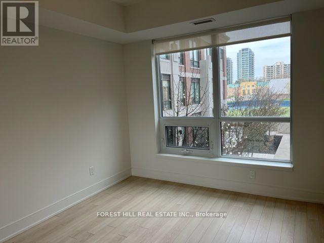 Photo 10 of 202 310 Tweedsmuir Avenue, Toronto ON