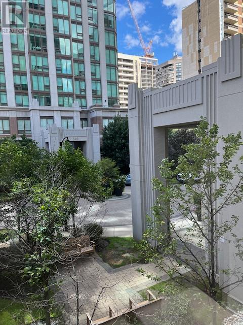 Photo 13 of 202 310 Tweedsmuir Avenue, Toronto ON