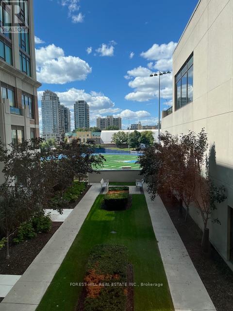 Photo 2 of 202 310 Tweedsmuir Avenue, Toronto ON