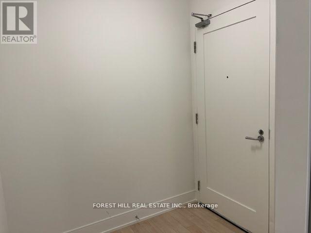 Photo 8 of 202 310 Tweedsmuir Avenue, Toronto ON