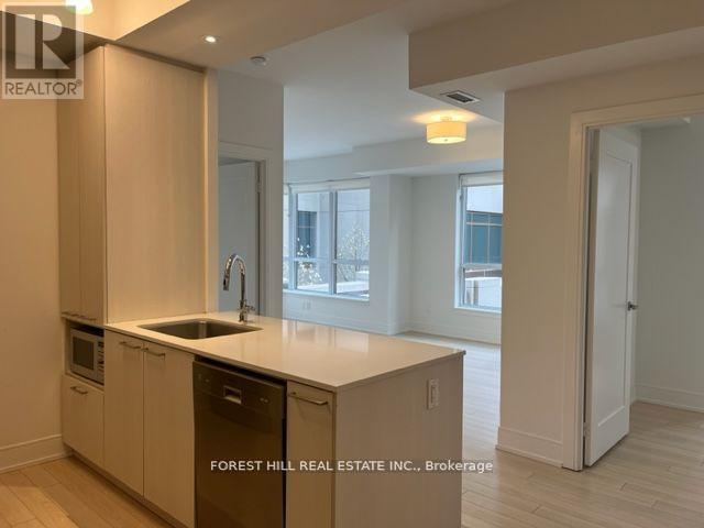 Photo 6 of 202 310 Tweedsmuir Avenue, Toronto ON