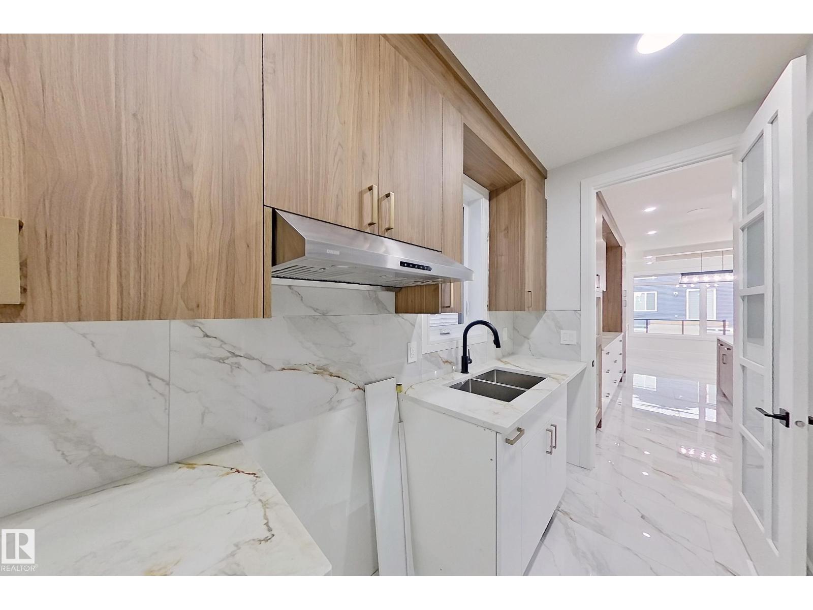 Photo 37 of 109 29 A St Sw, Edmonton AB