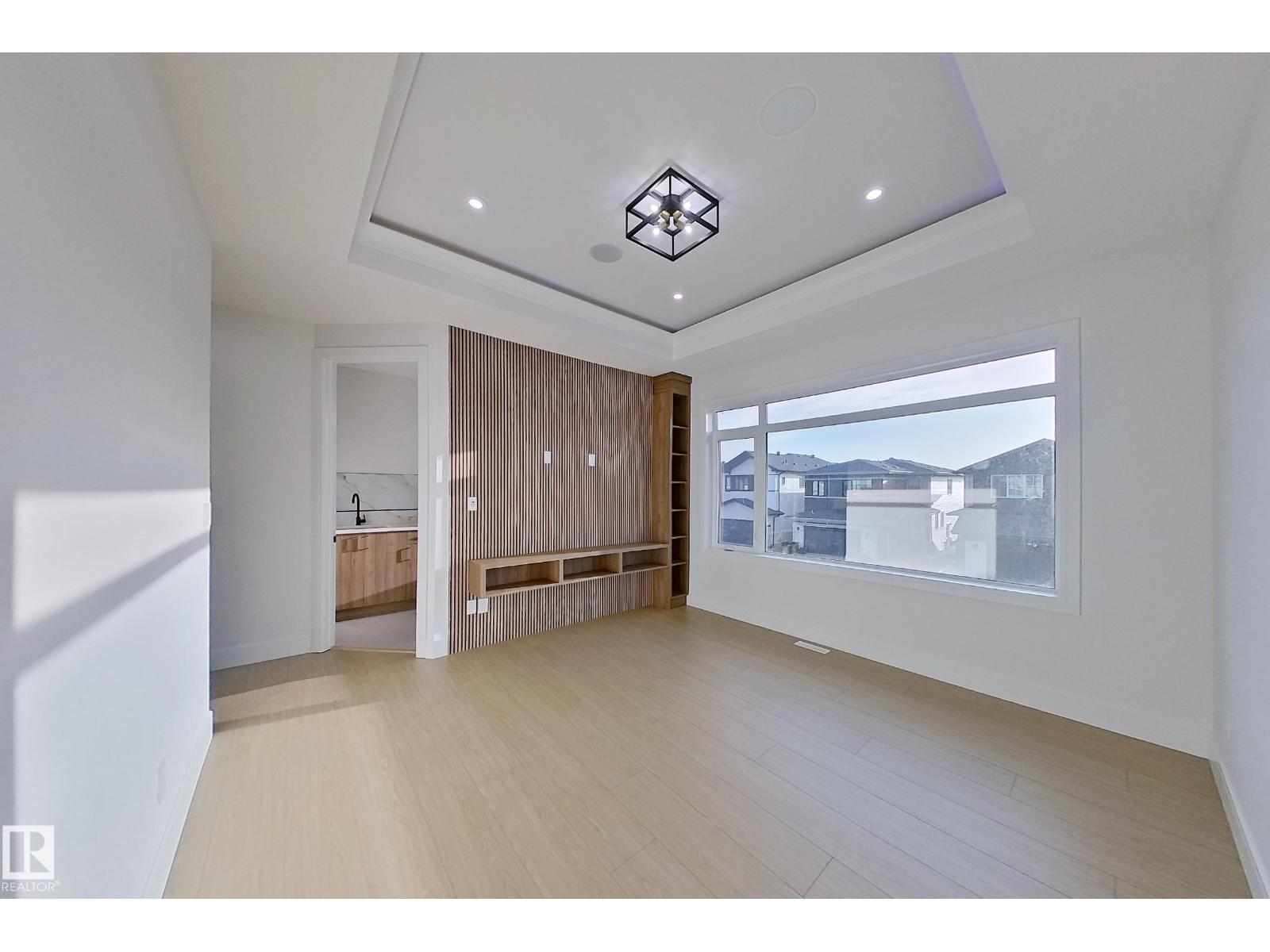 Photo 13 of 109 29 A St Sw, Edmonton AB