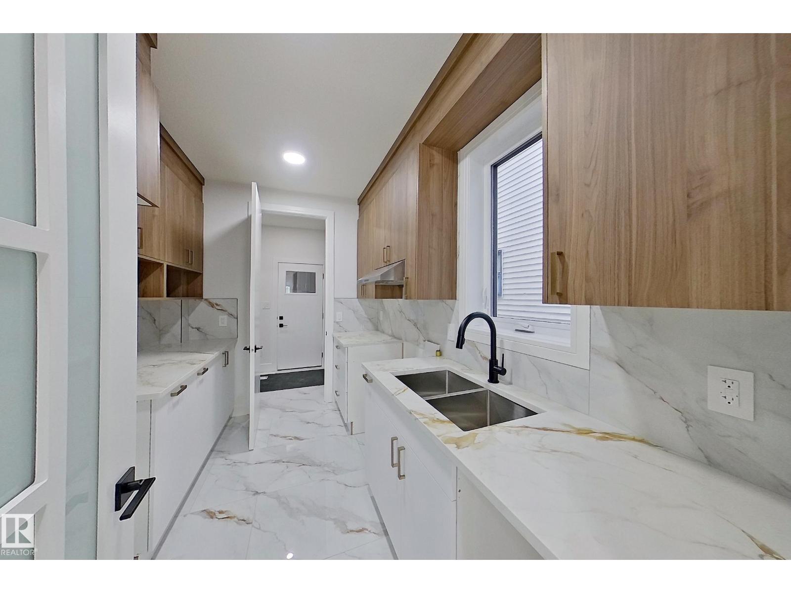 Photo 19 of 109 29 A St Sw, Edmonton AB