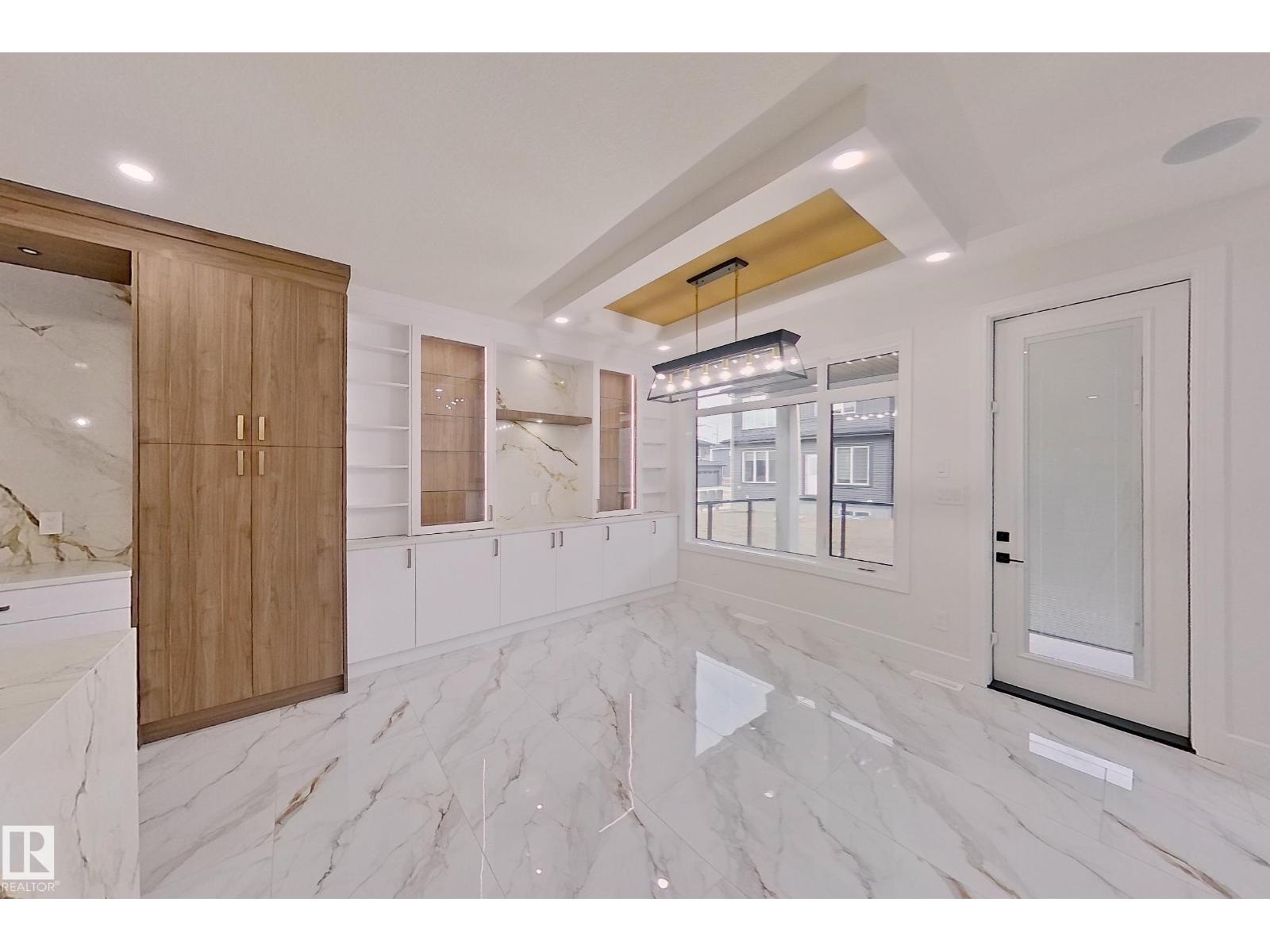 Photo 9 of 109 29 A St Sw, Edmonton AB