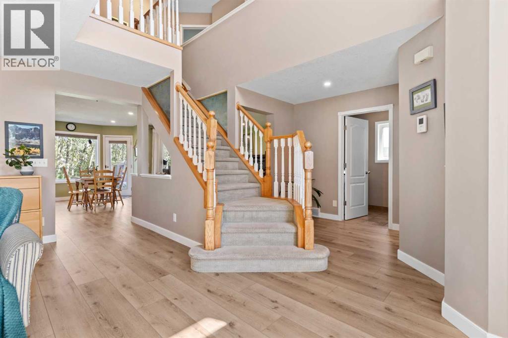 Photo 9 of 40 Rocky Ridge Landing Nw, Calgary AB