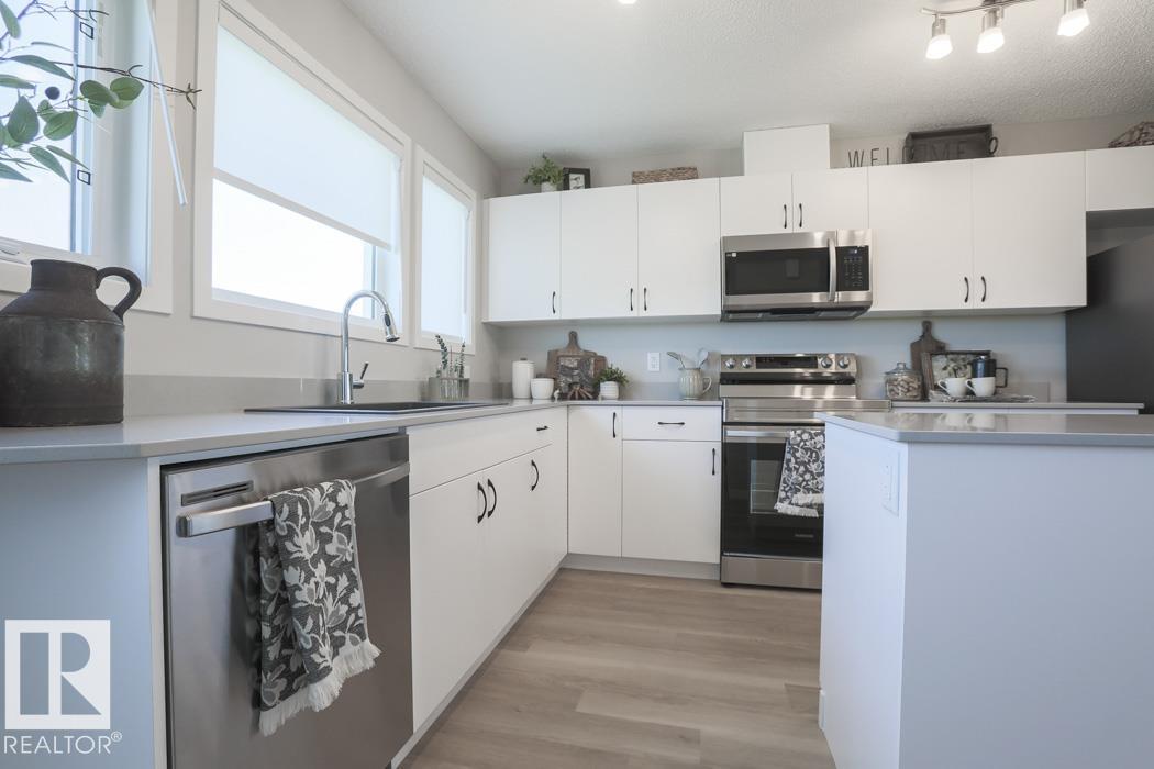 Photo 1 of 2731 193 St Nw, Edmonton AB