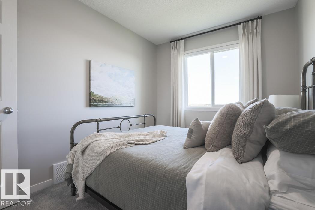 Photo 12 of 2731 193 St Nw, Edmonton AB