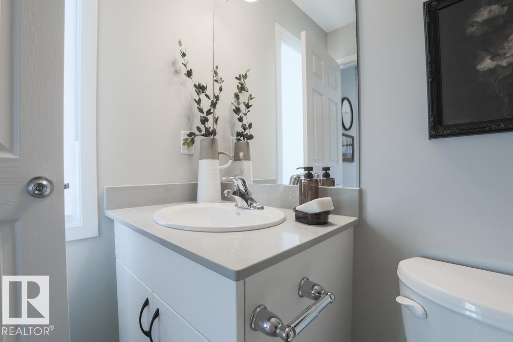 Photo 17 of 2731 193 St Nw, Edmonton AB