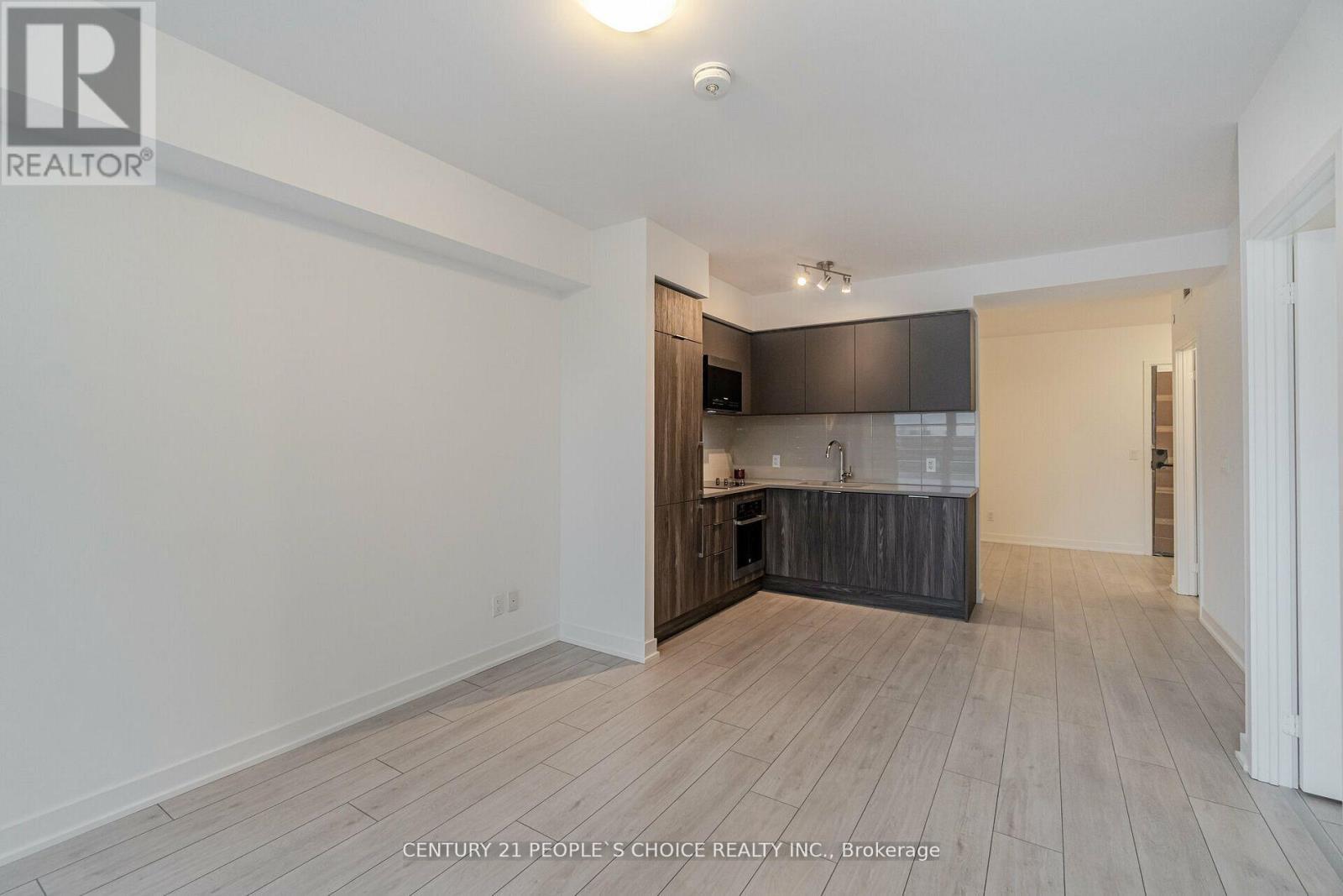 Photo 15 of 312 2033 Kennedy Road W, Toronto ON