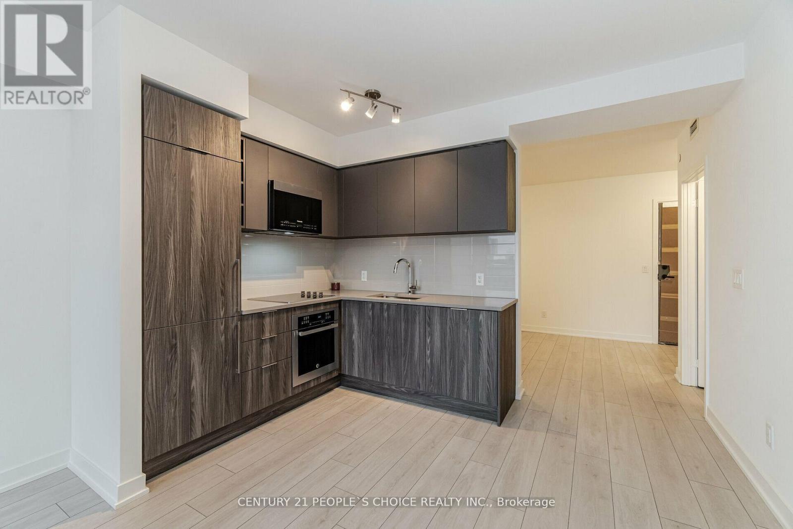 Photo 12 of 312 2033 Kennedy Road W, Toronto ON