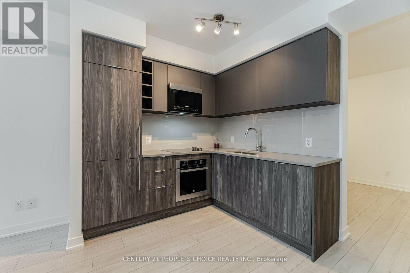 Photo 1 of 312 2033 Kennedy Road W, Toronto ON