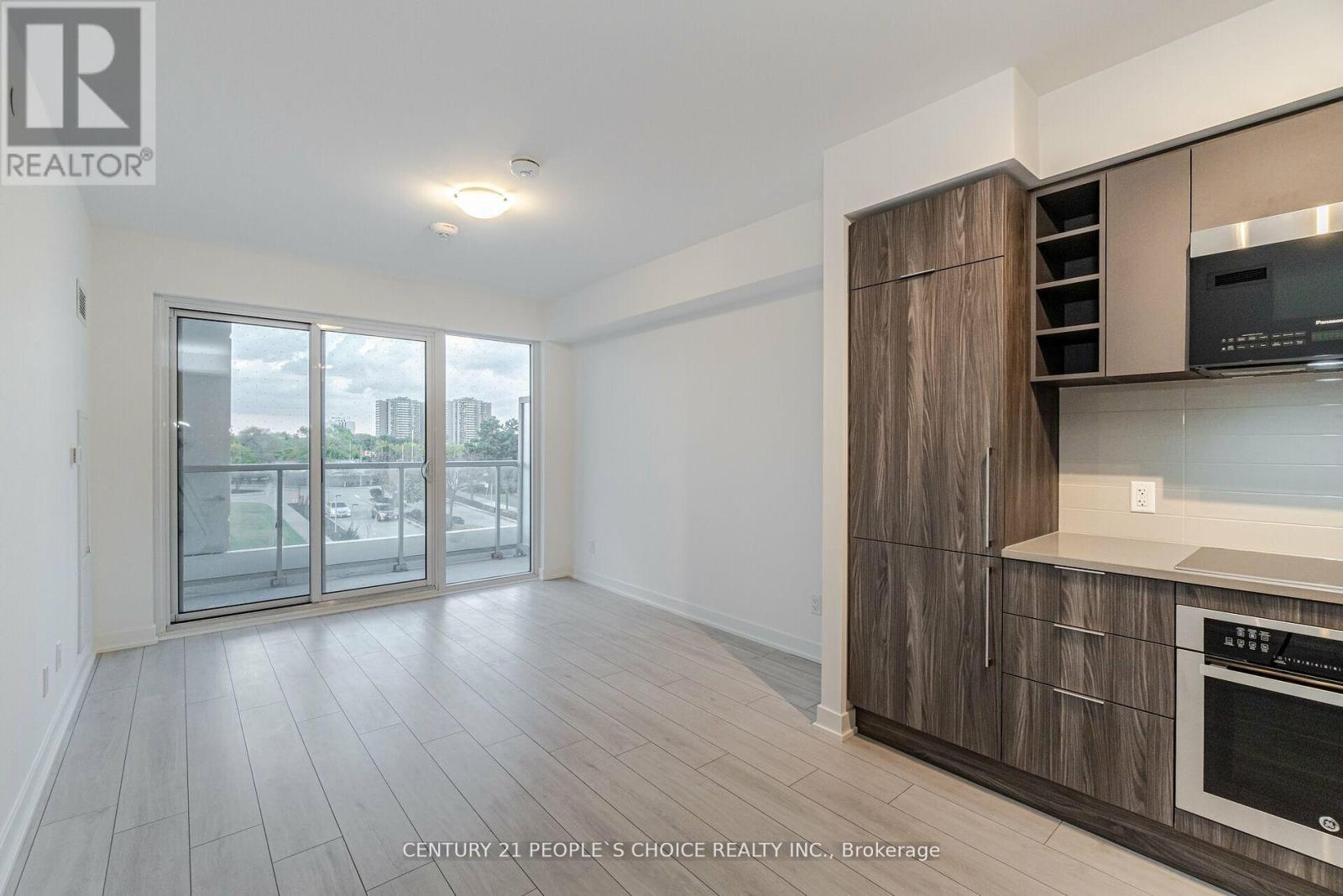 Photo 2 of 312 2033 Kennedy Road W, Toronto ON