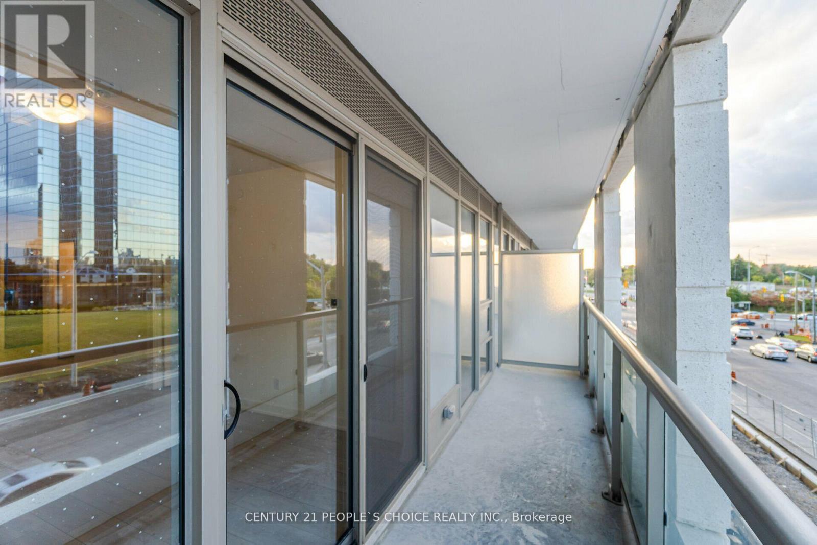 Photo 10 of 312 2033 Kennedy Road W, Toronto ON