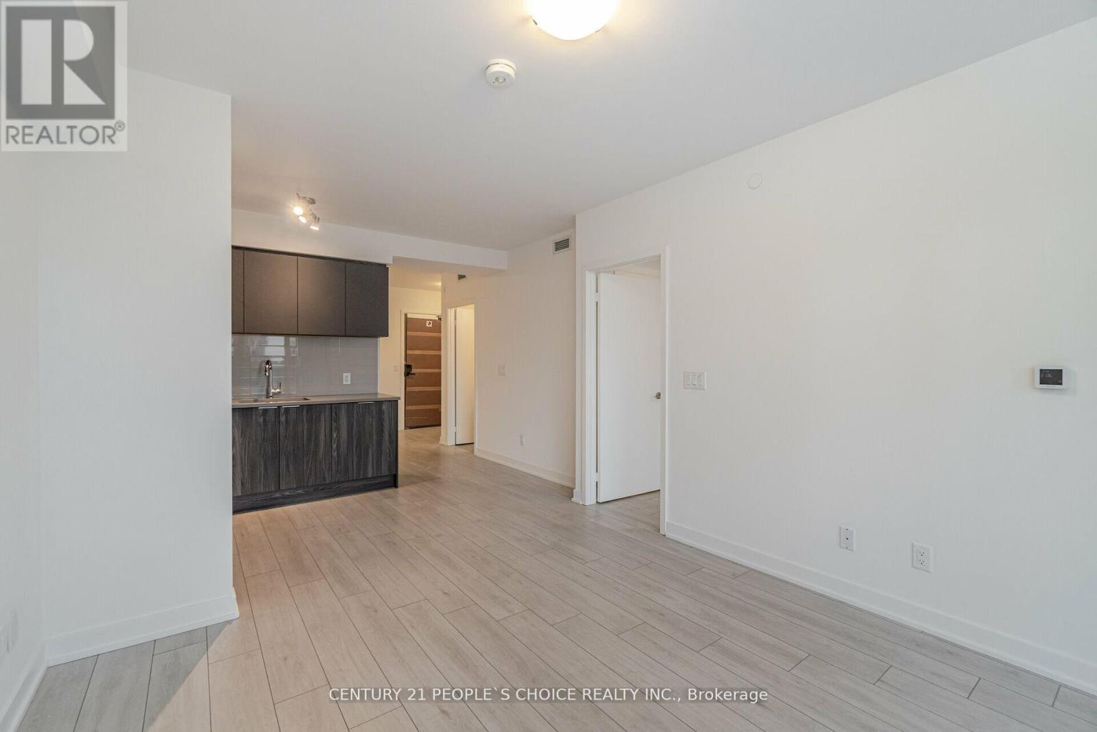 Photo 3 of 312 2033 Kennedy Road W, Toronto ON