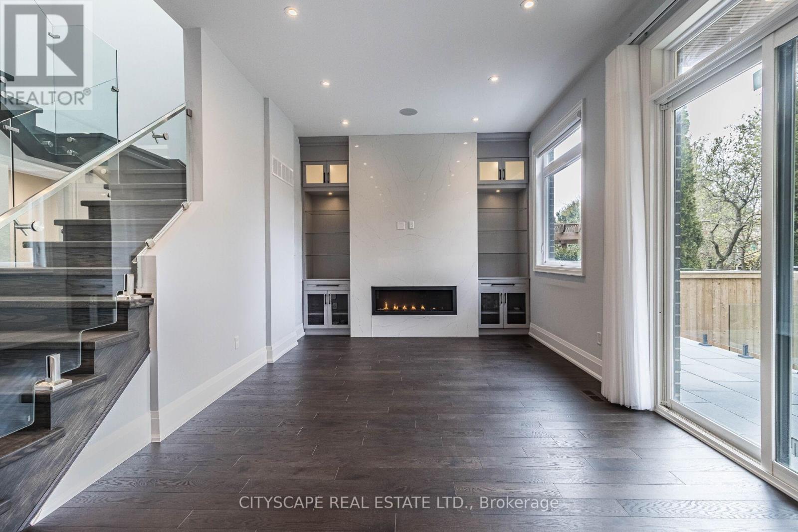 Photo 9 of 4 Birchlawn Avenue, Toronto ON