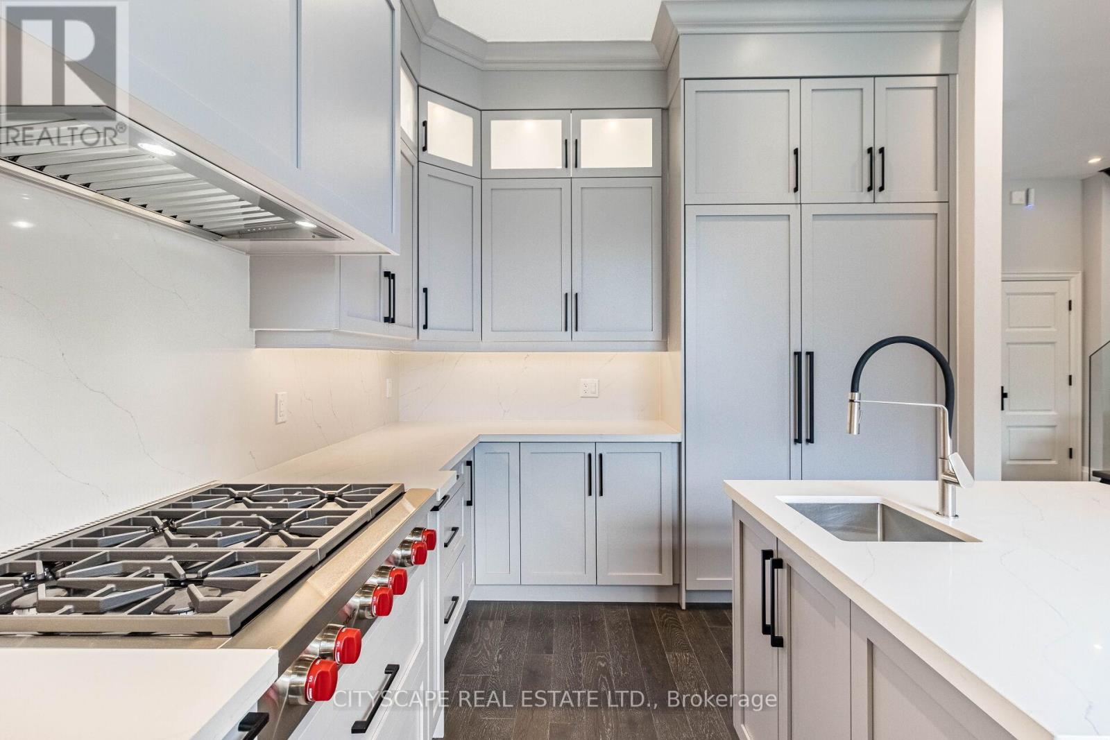 Photo 33 of 4 Birchlawn Avenue, Toronto ON
