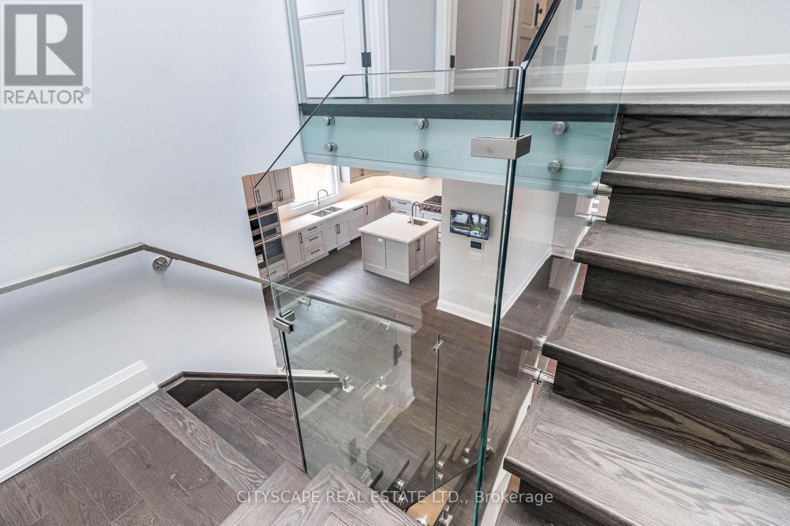 Photo 34 of 4 Birchlawn Avenue, Toronto ON