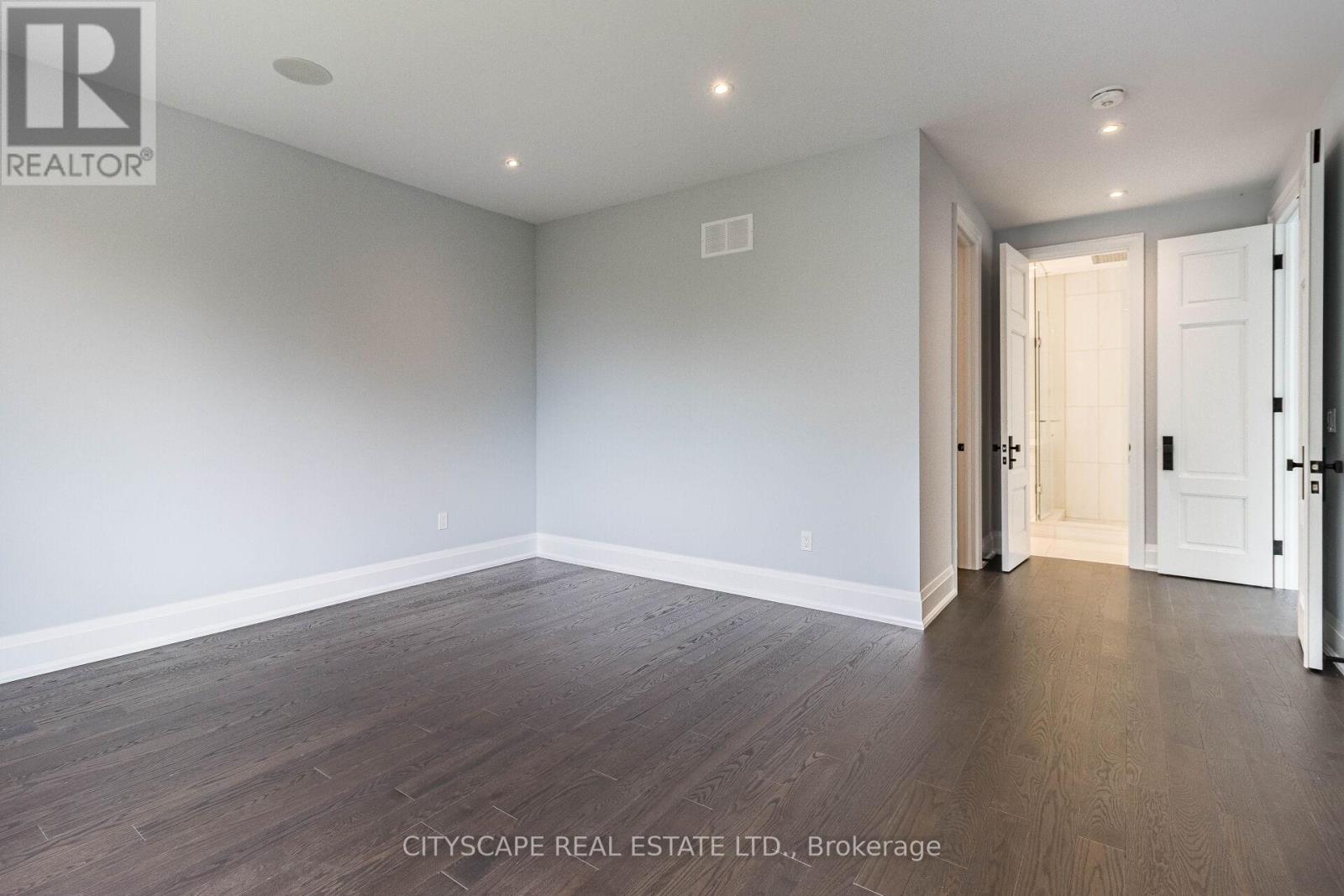 Photo 23 of 4 Birchlawn Avenue, Toronto ON
