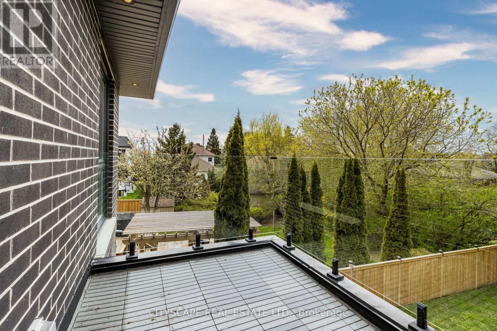 Photo 2 of 4 Birchlawn Avenue, Toronto ON