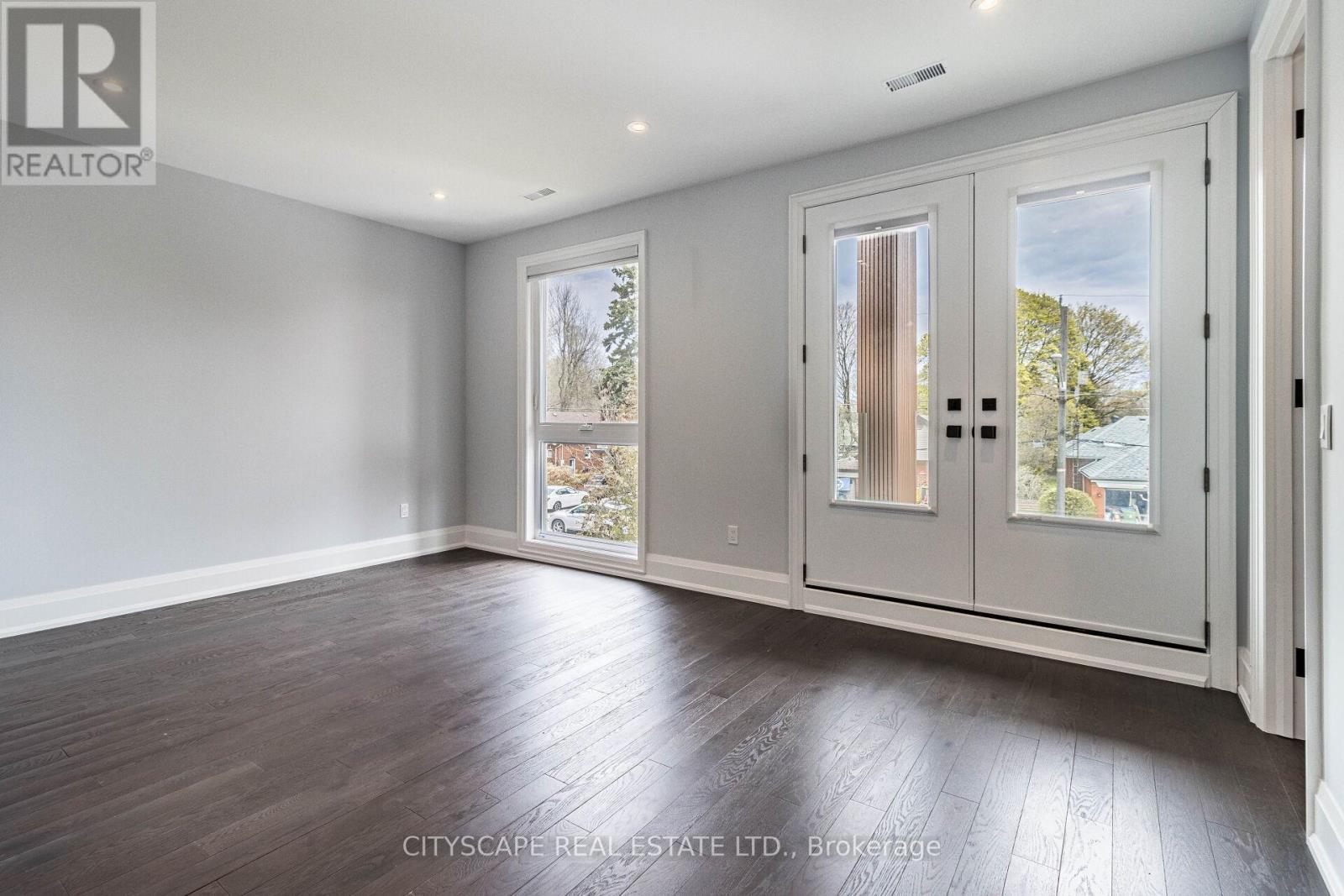 Photo 28 of 4 Birchlawn Avenue, Toronto ON