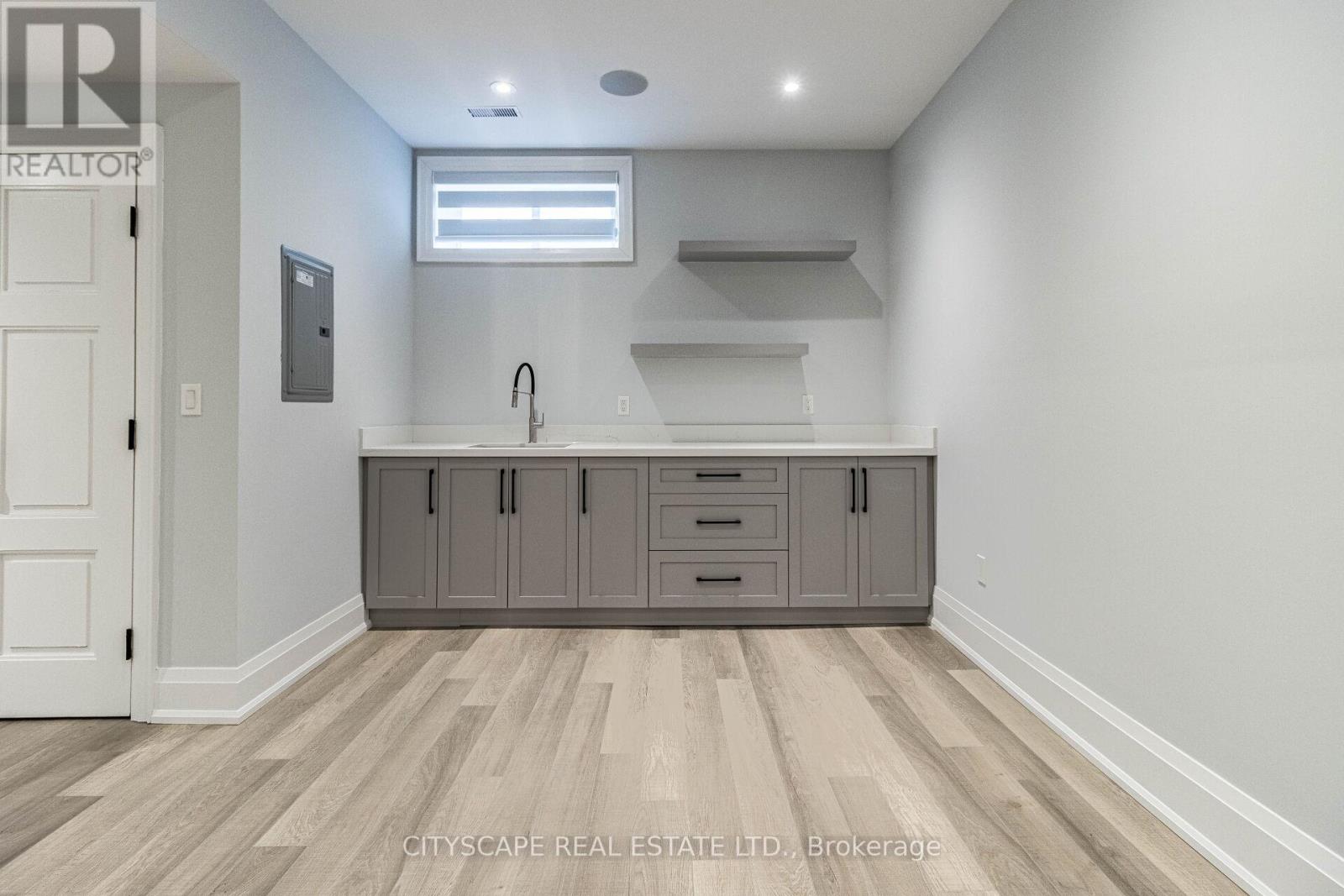 Photo 12 of 4 Birchlawn Avenue, Toronto ON