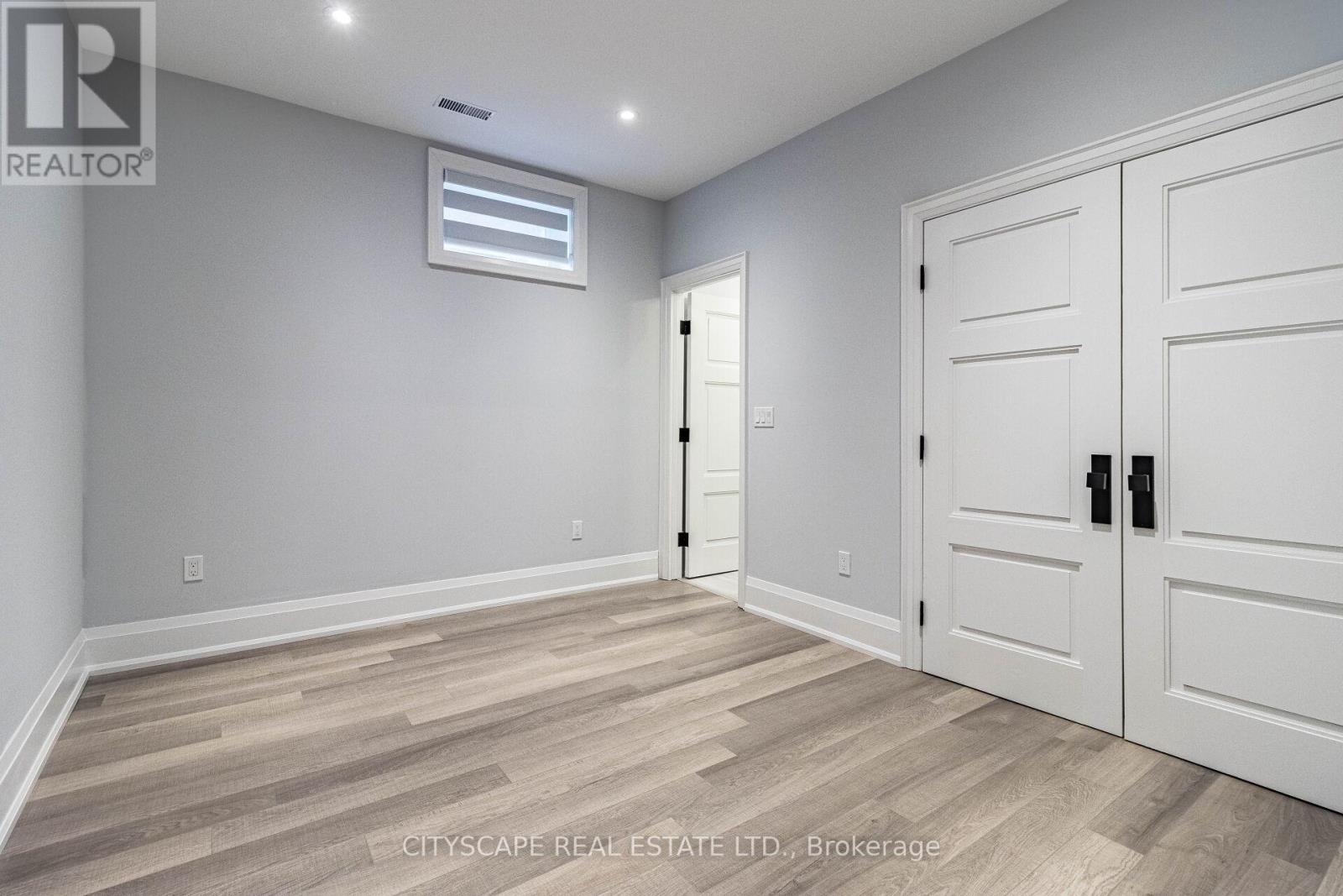 Photo 31 of 4 Birchlawn Avenue, Toronto ON