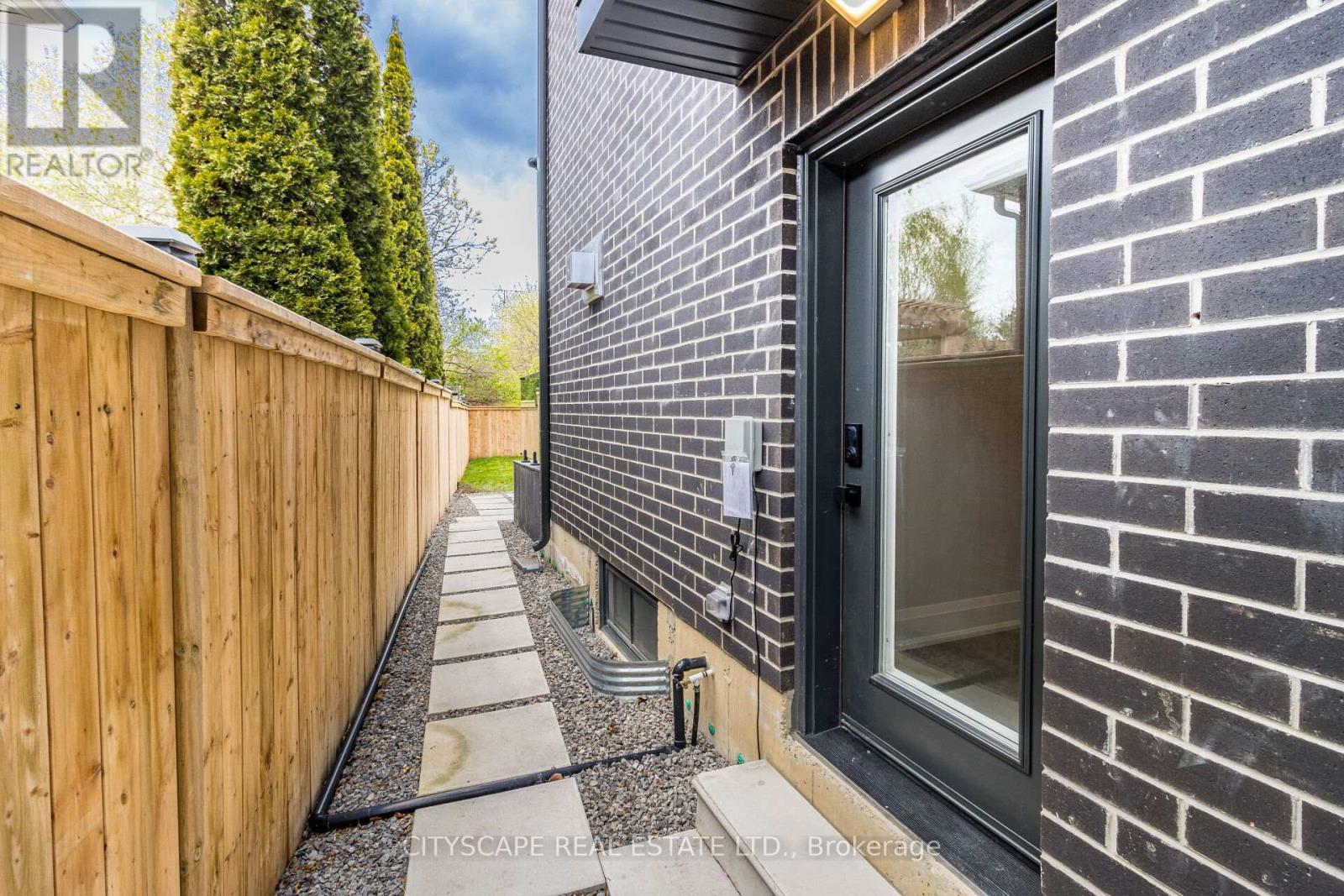 Photo 14 of 4 Birchlawn Avenue, Toronto ON