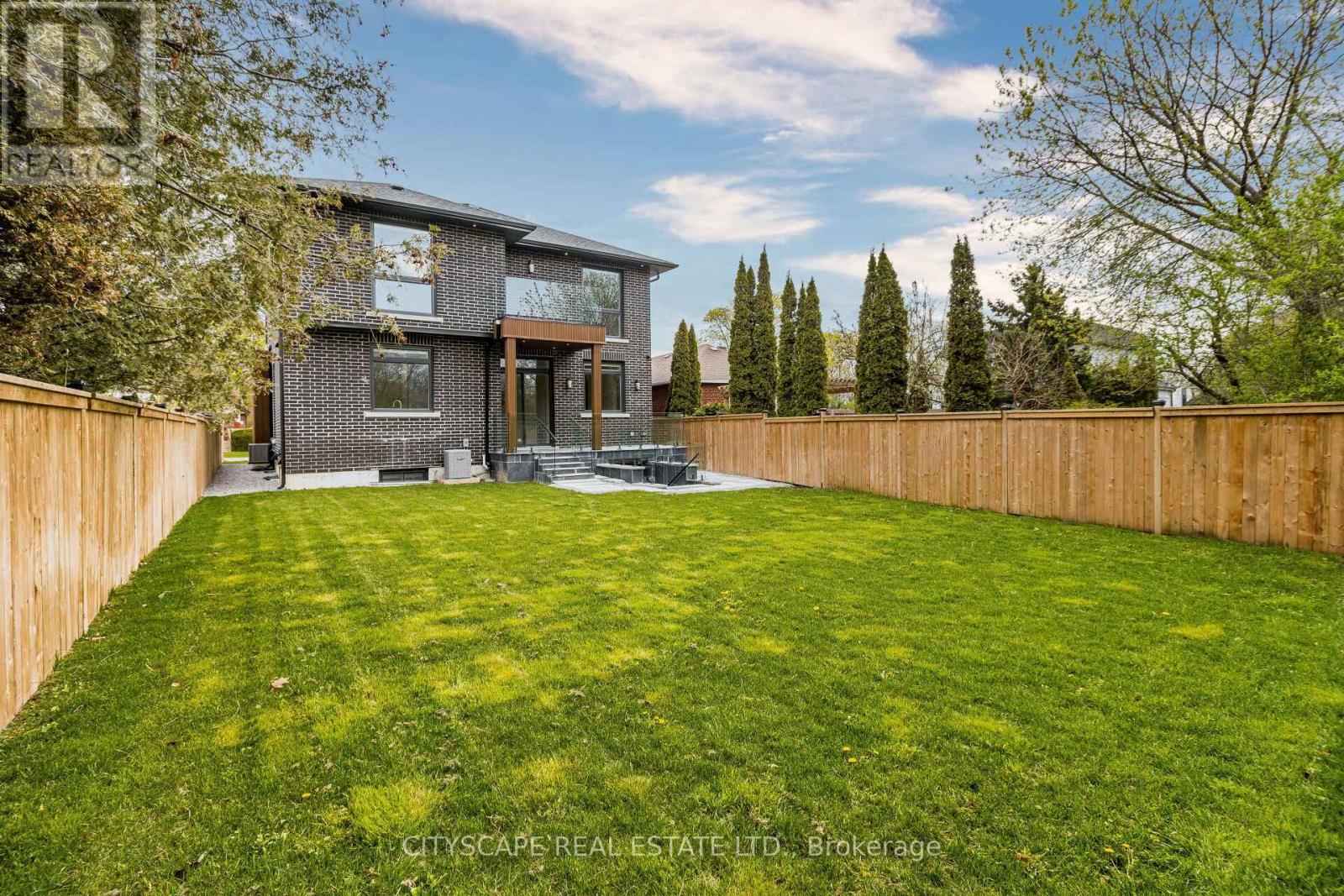 Photo 17 of 4 Birchlawn Avenue, Toronto ON