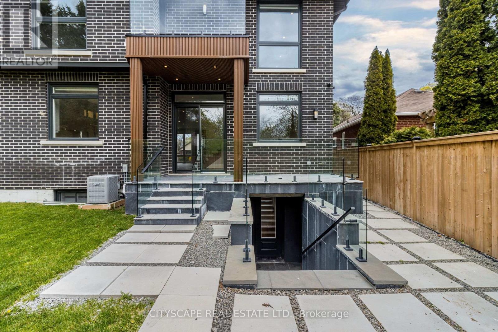 Photo 46 of 4 Birchlawn Avenue, Toronto ON
