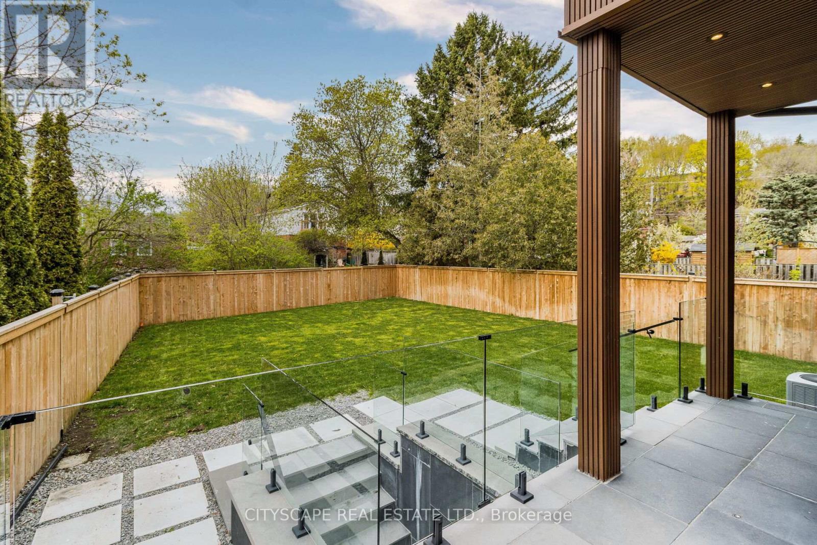 Photo 19 of 4 Birchlawn Avenue, Toronto ON