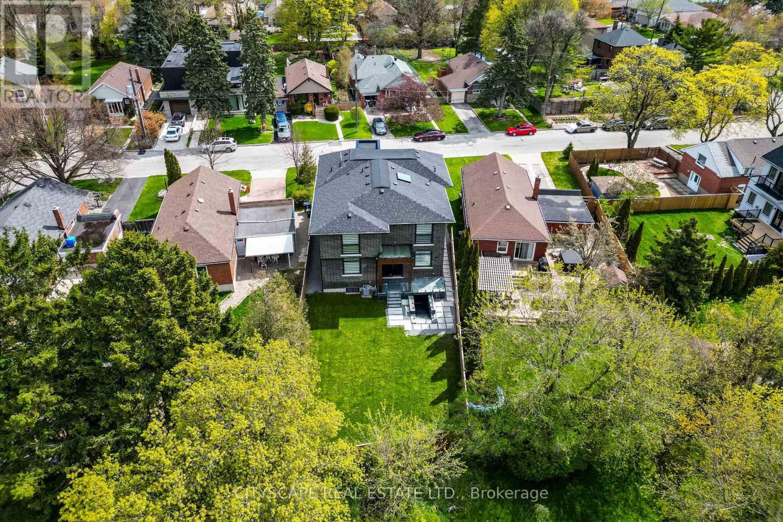 Photo 38 of 4 Birchlawn Avenue, Toronto ON