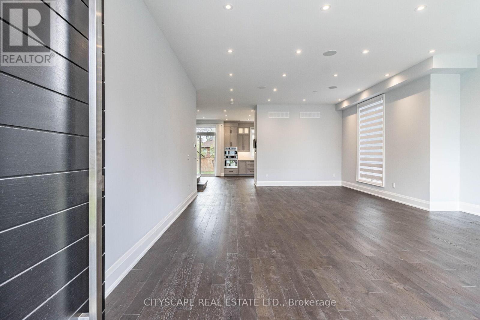 Photo 4 of 4 Birchlawn Avenue, Toronto ON