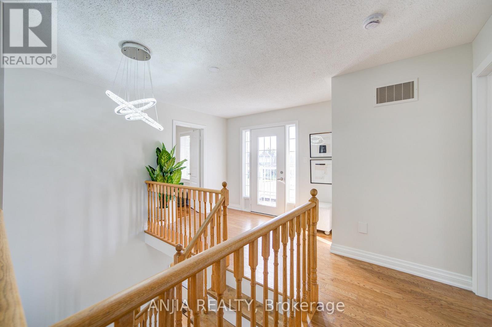 Photo 25 of 4 James Ratcliff Avenue, Whitchurchstouffville ON