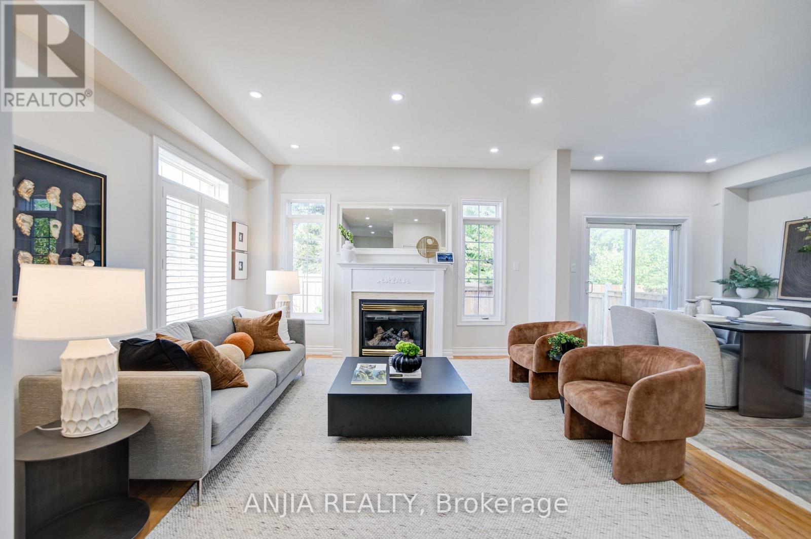 Photo 6 of 4 James Ratcliff Avenue, Whitchurchstouffville ON