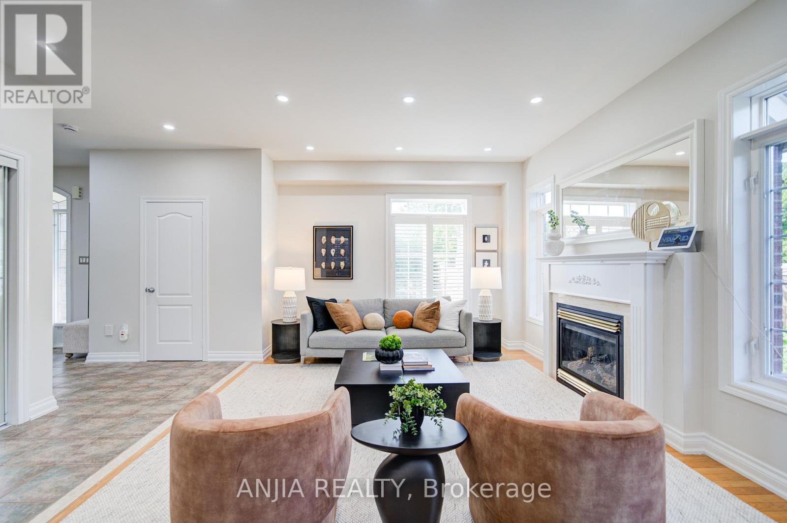 Photo 8 of 4 James Ratcliff Avenue, Whitchurchstouffville ON