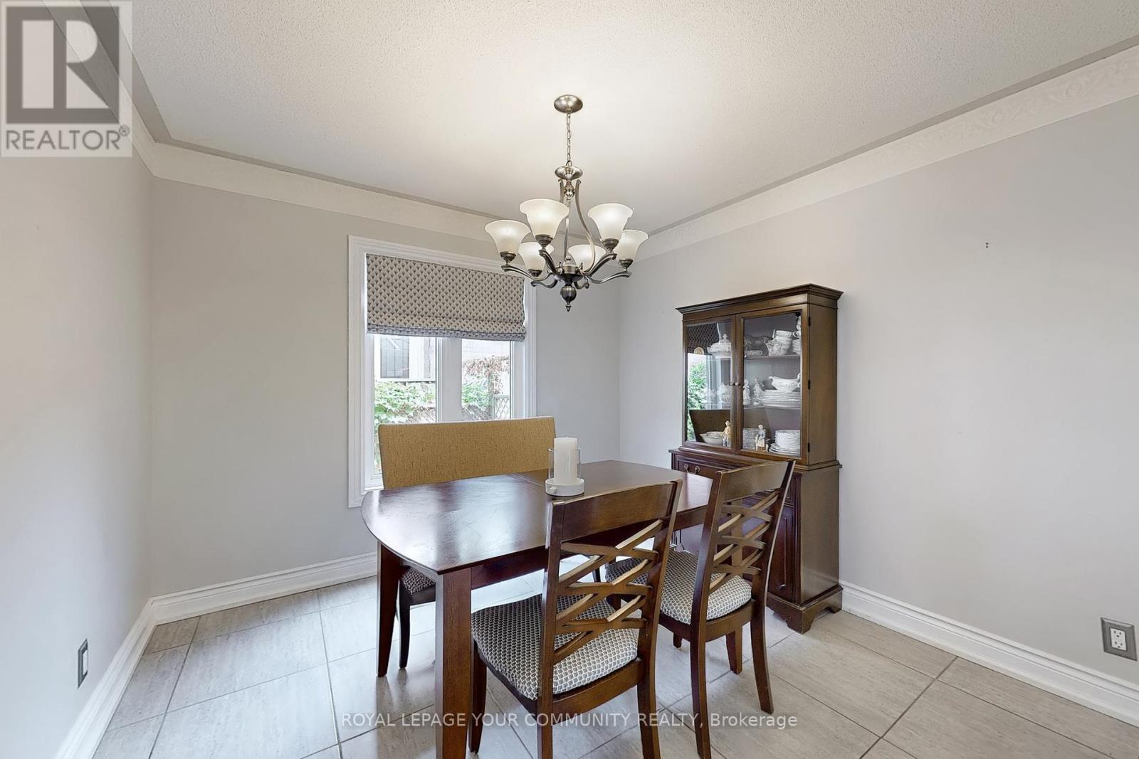 Photo 47 of 22 Hulst Drive, Bradford West Gwillimbury ON