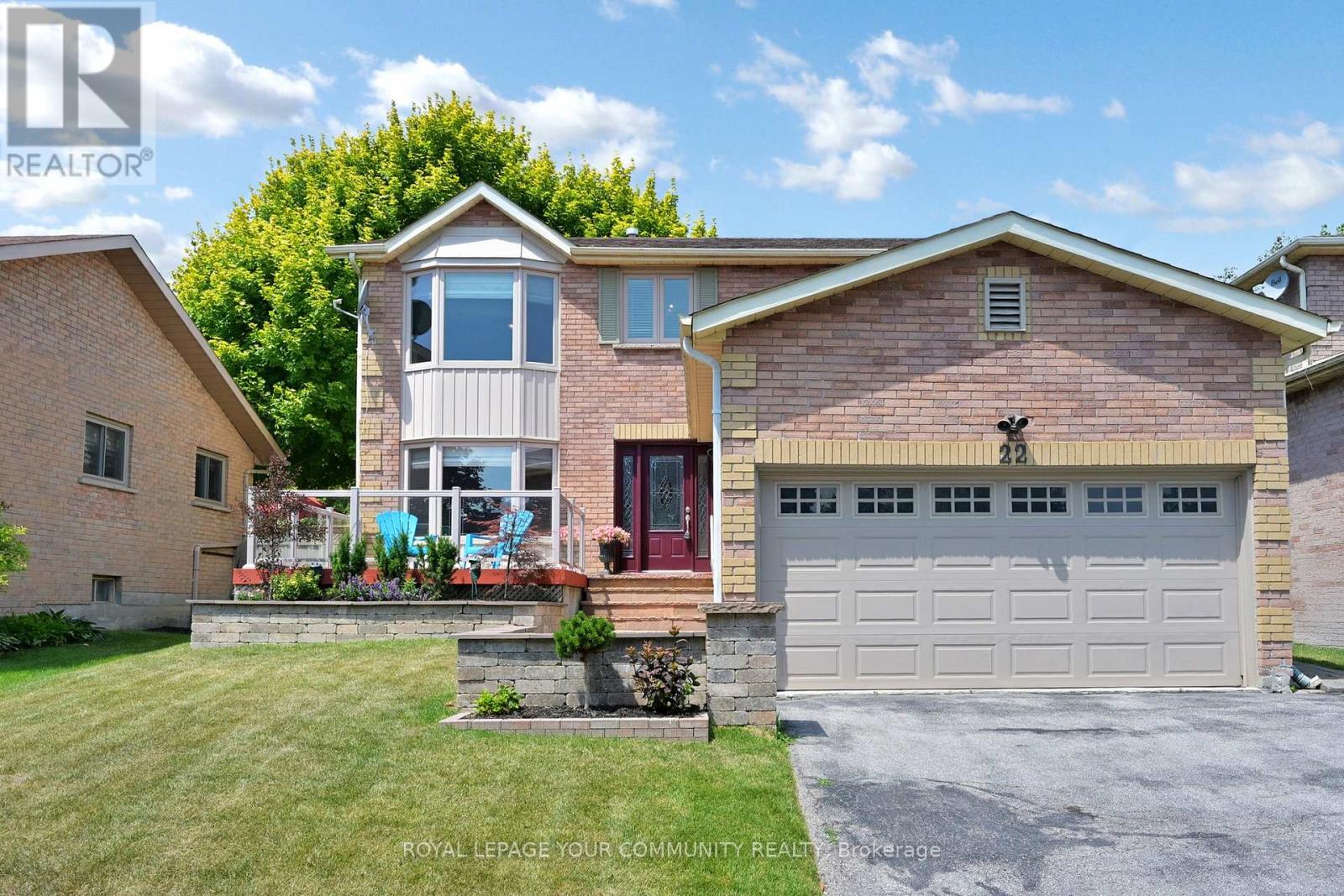 Photo 39 of 22 Hulst Drive, Bradford West Gwillimbury ON