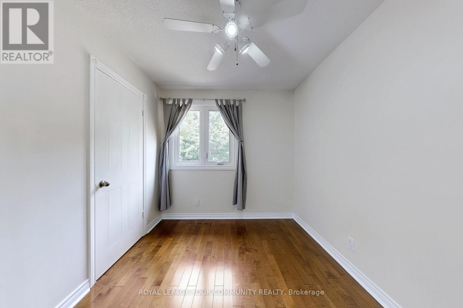Photo 37 of 22 Hulst Drive, Bradford West Gwillimbury ON
