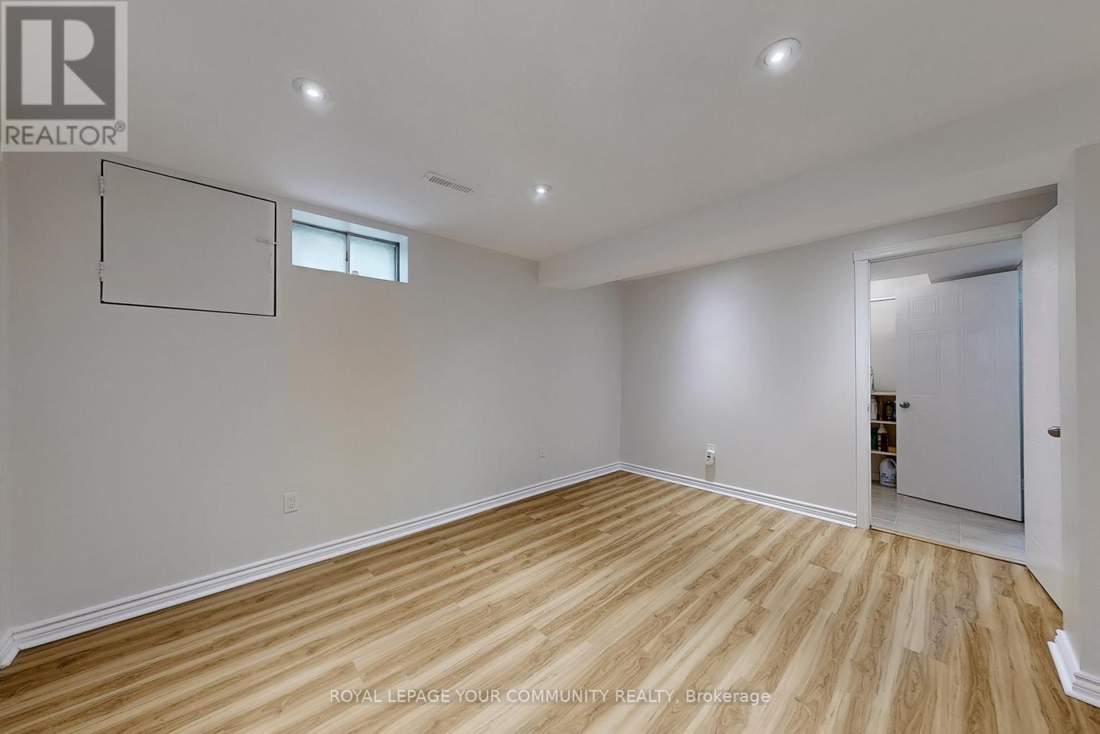 Photo 19 of 22 Hulst Drive, Bradford West Gwillimbury ON