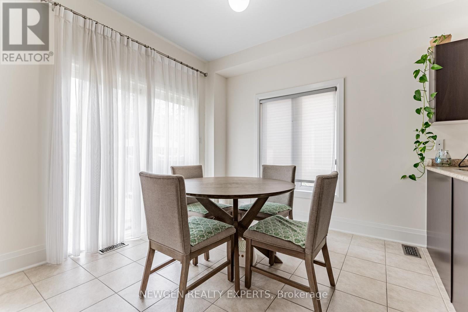 Single Family House for Sale in  PETTICOAT ROAD Vaughan (Patterson) 