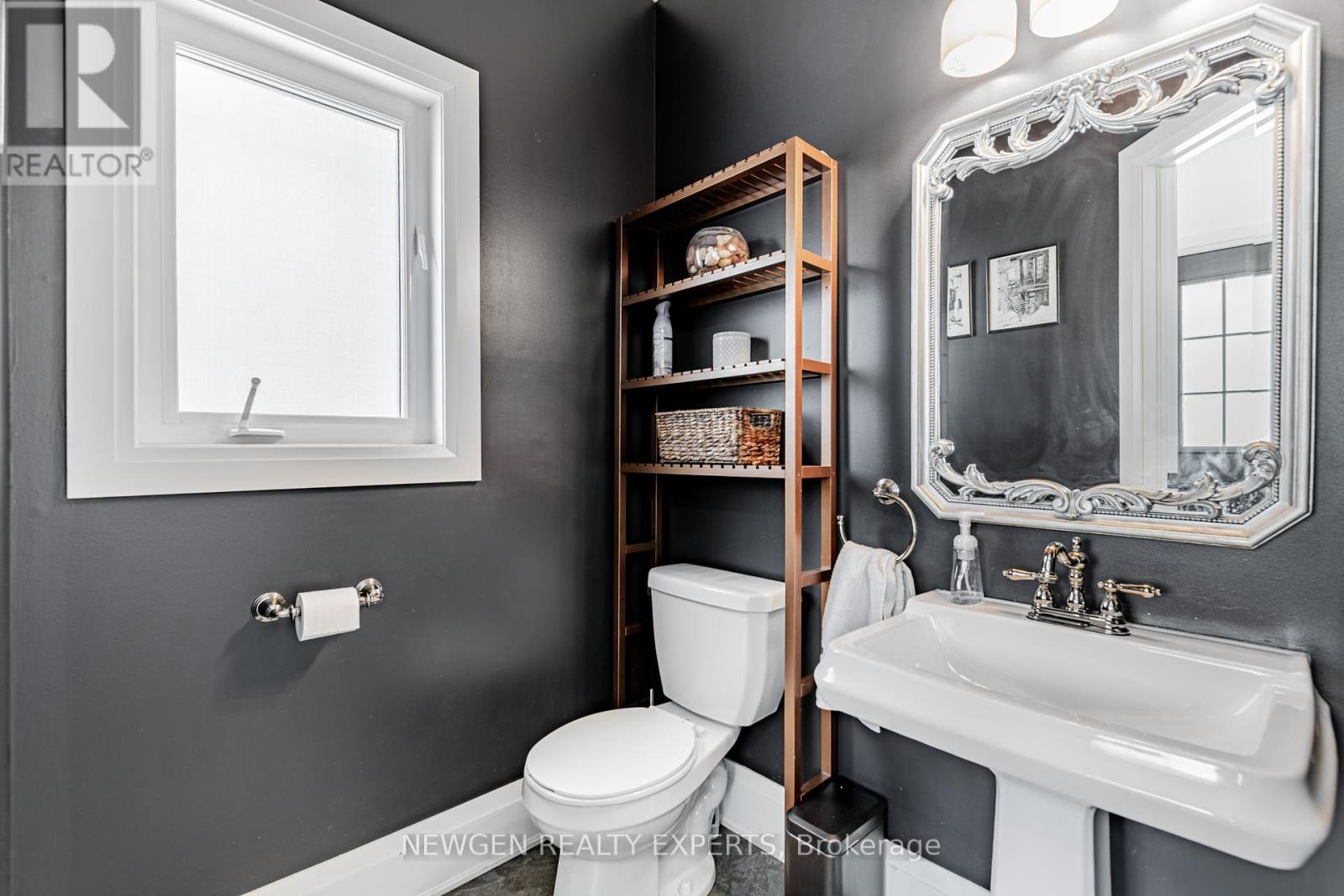 Single Family House for Sale in  PETTICOAT ROAD Vaughan (Patterson) 