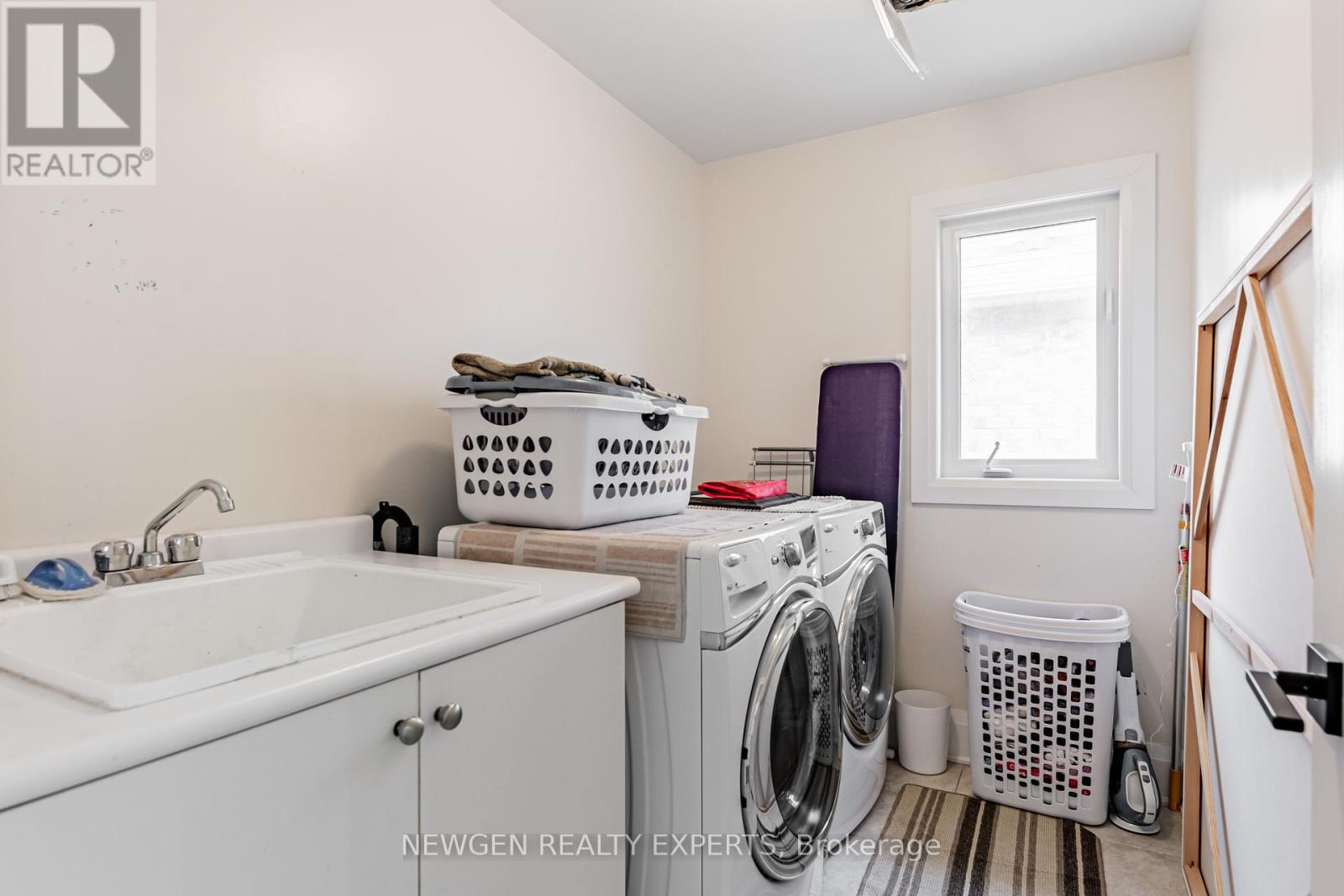 Single Family House for Sale in  PETTICOAT ROAD Vaughan (Patterson) 