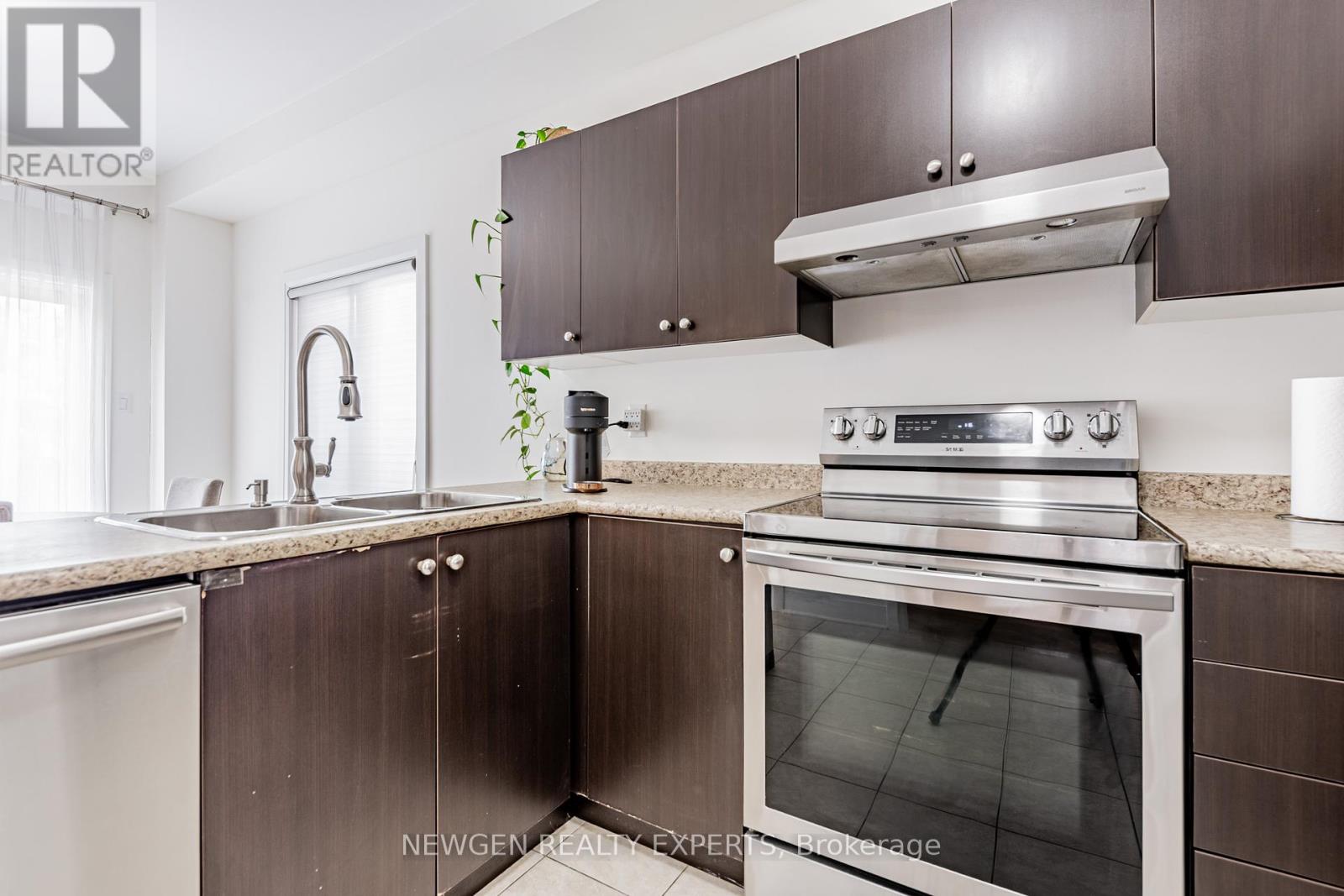 Single Family House for Sale in  PETTICOAT ROAD Vaughan (Patterson) 