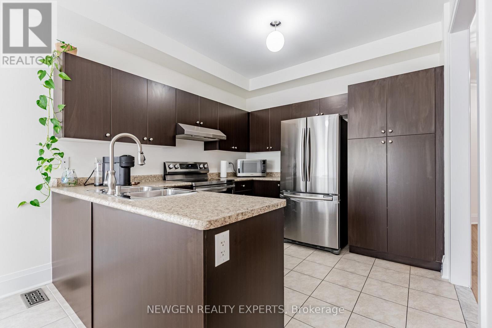 Single Family House for Sale in  PETTICOAT ROAD Vaughan (Patterson) 