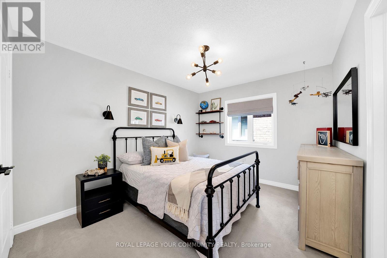 Photo 27 of 306 West Lawn Crescent, Whitchurchstouffville ON